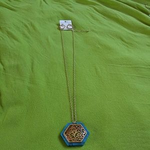 Necklace and earring set
